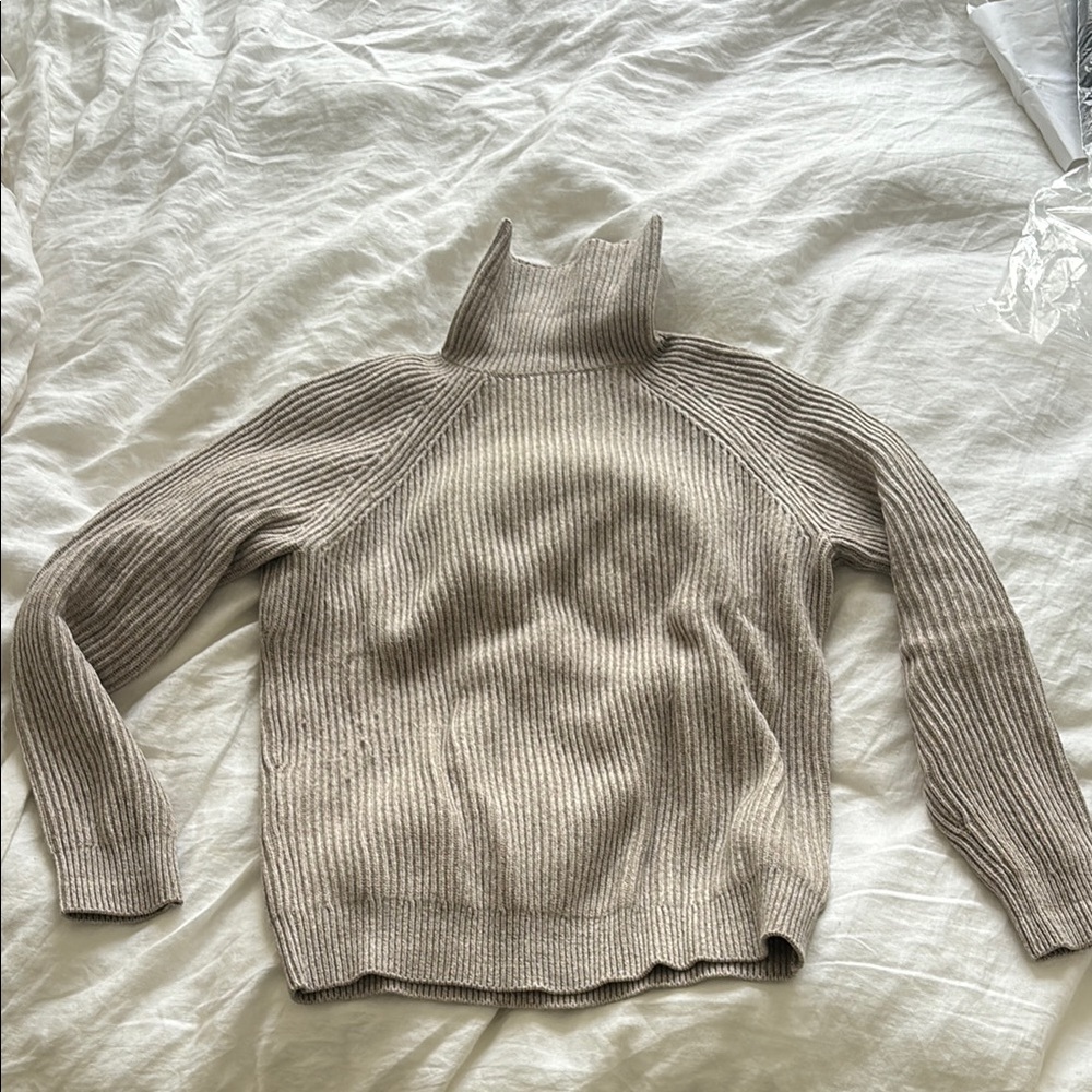 Suitsupply Wool Cashmere roll neck sweater, oatmeal